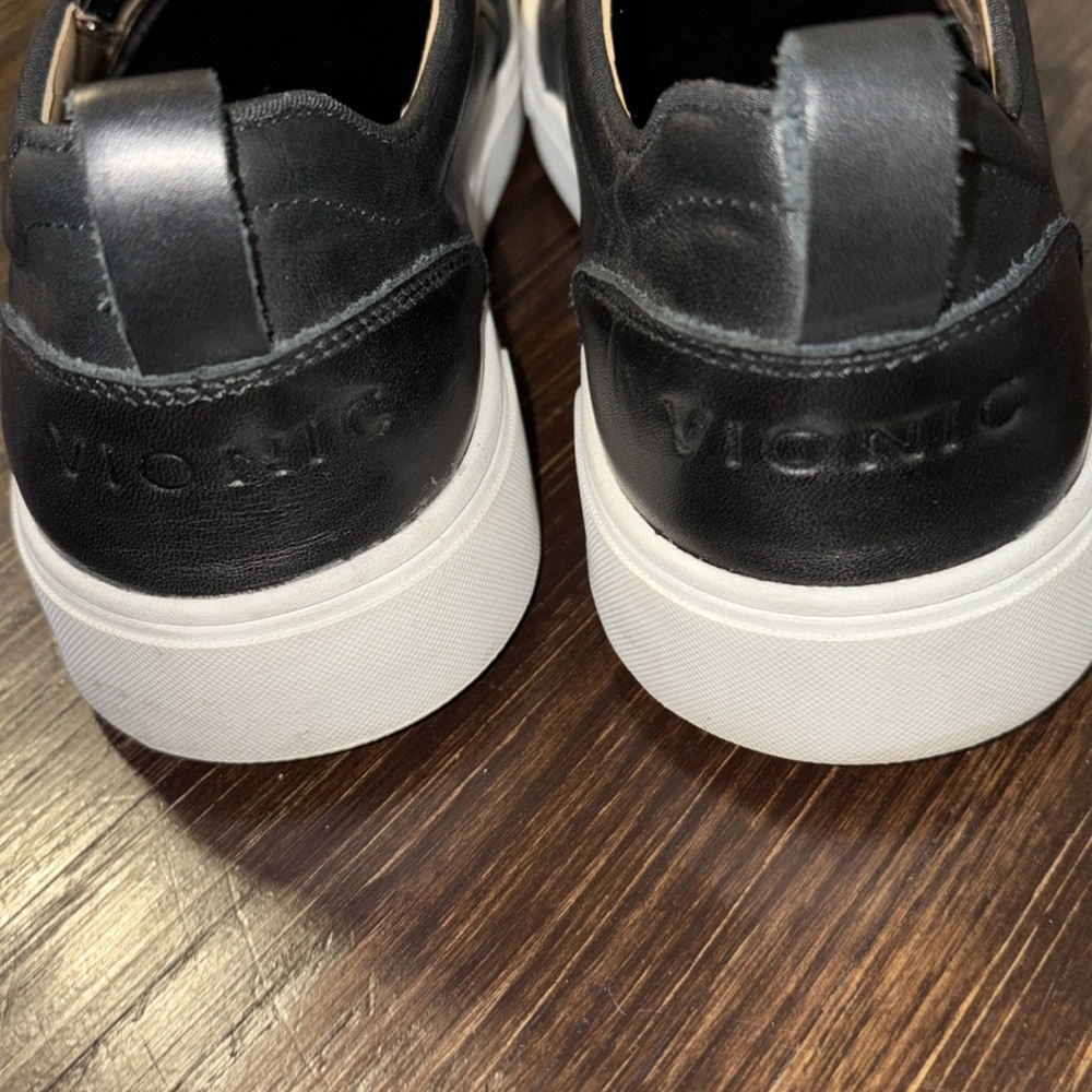 Vionic kimmie slip on sneakers size 9 black leather - Picture 3 of 6